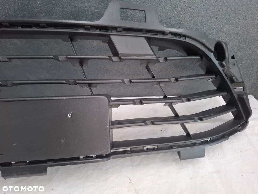 RENAULT CLIO V ATRAPA KRATKA ZDERZAK SRODKOWA - 5