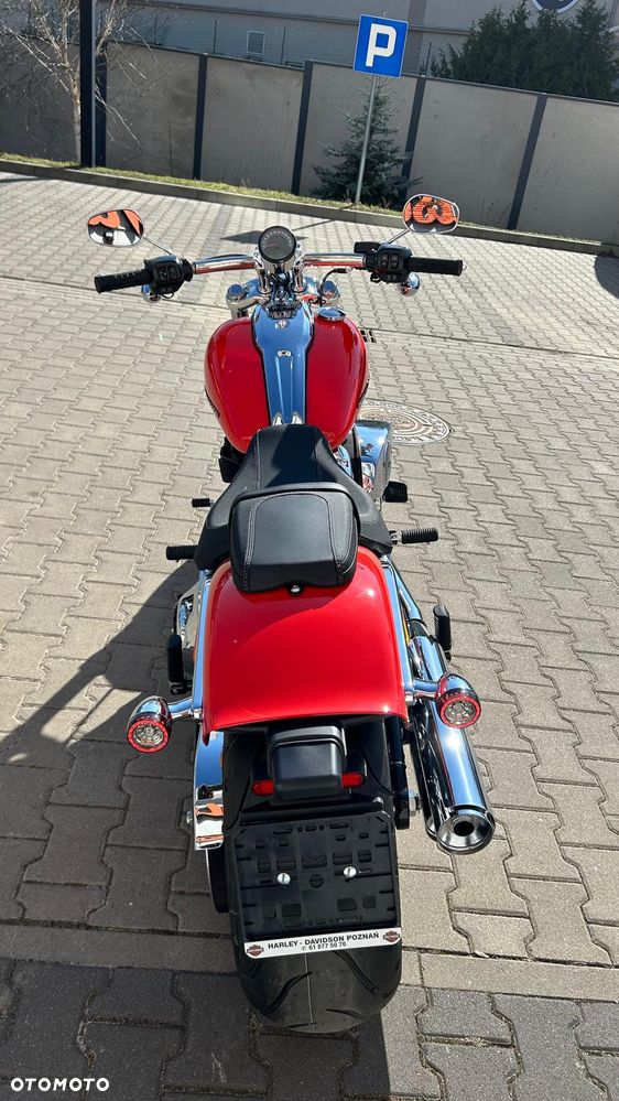 Harley-Davidson Softail Breakout - 10