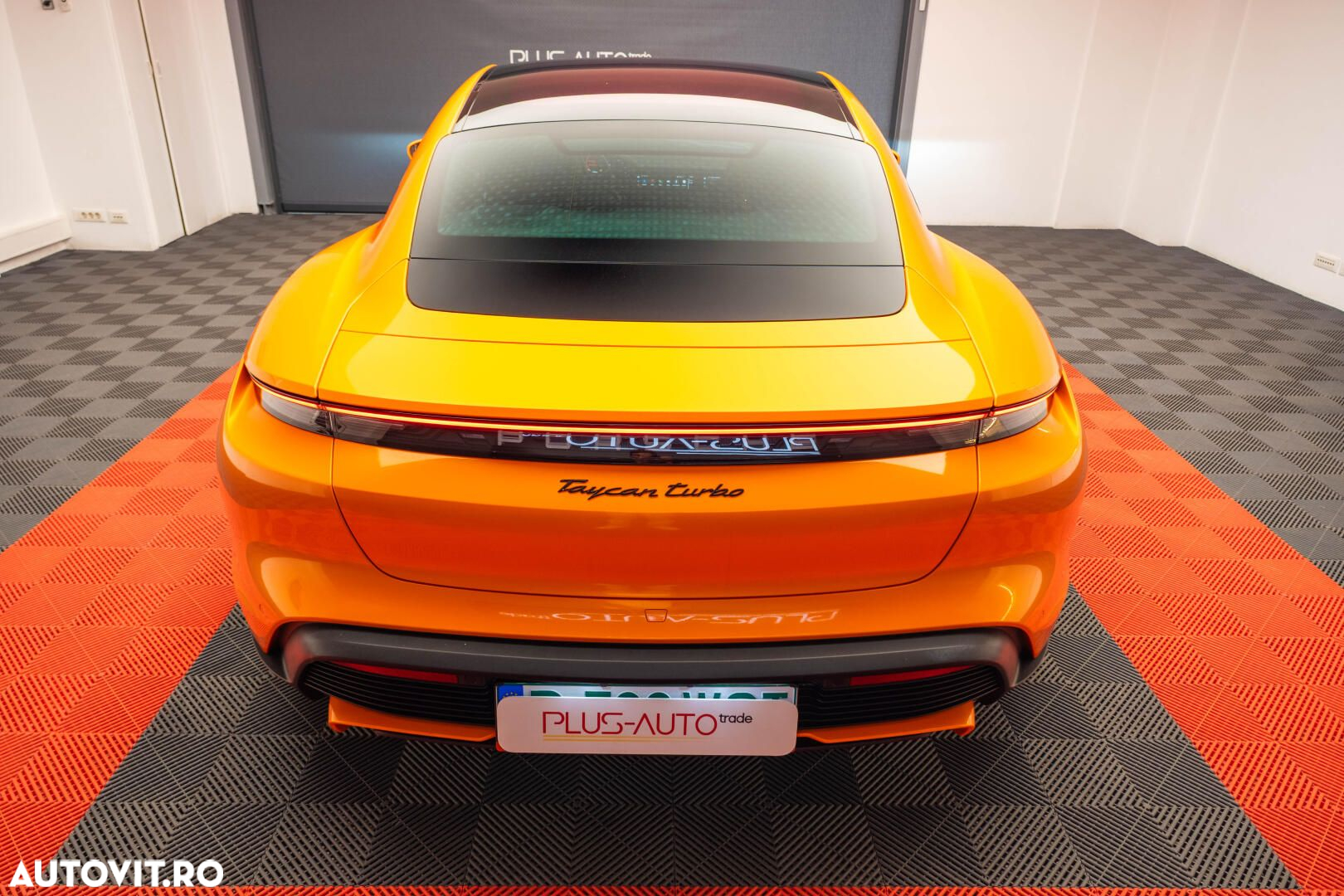 Porsche Taycan - 6