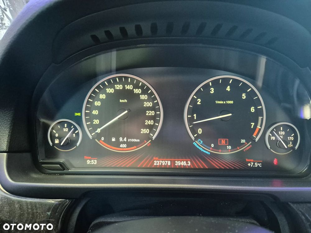BMW Seria 5 528i - 5
