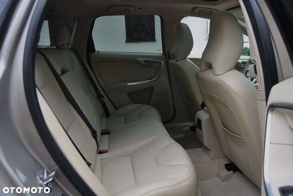 Volvo XC 60 T5 Geartronic Summum - 8