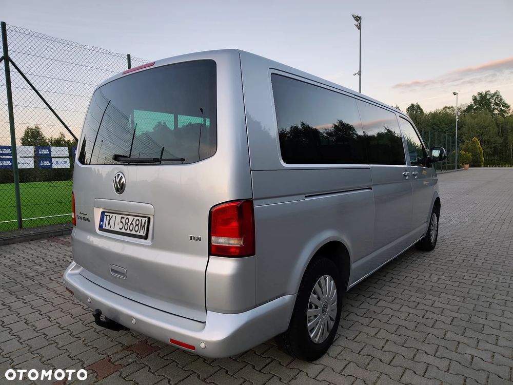Volkswagen Caravelle - 9