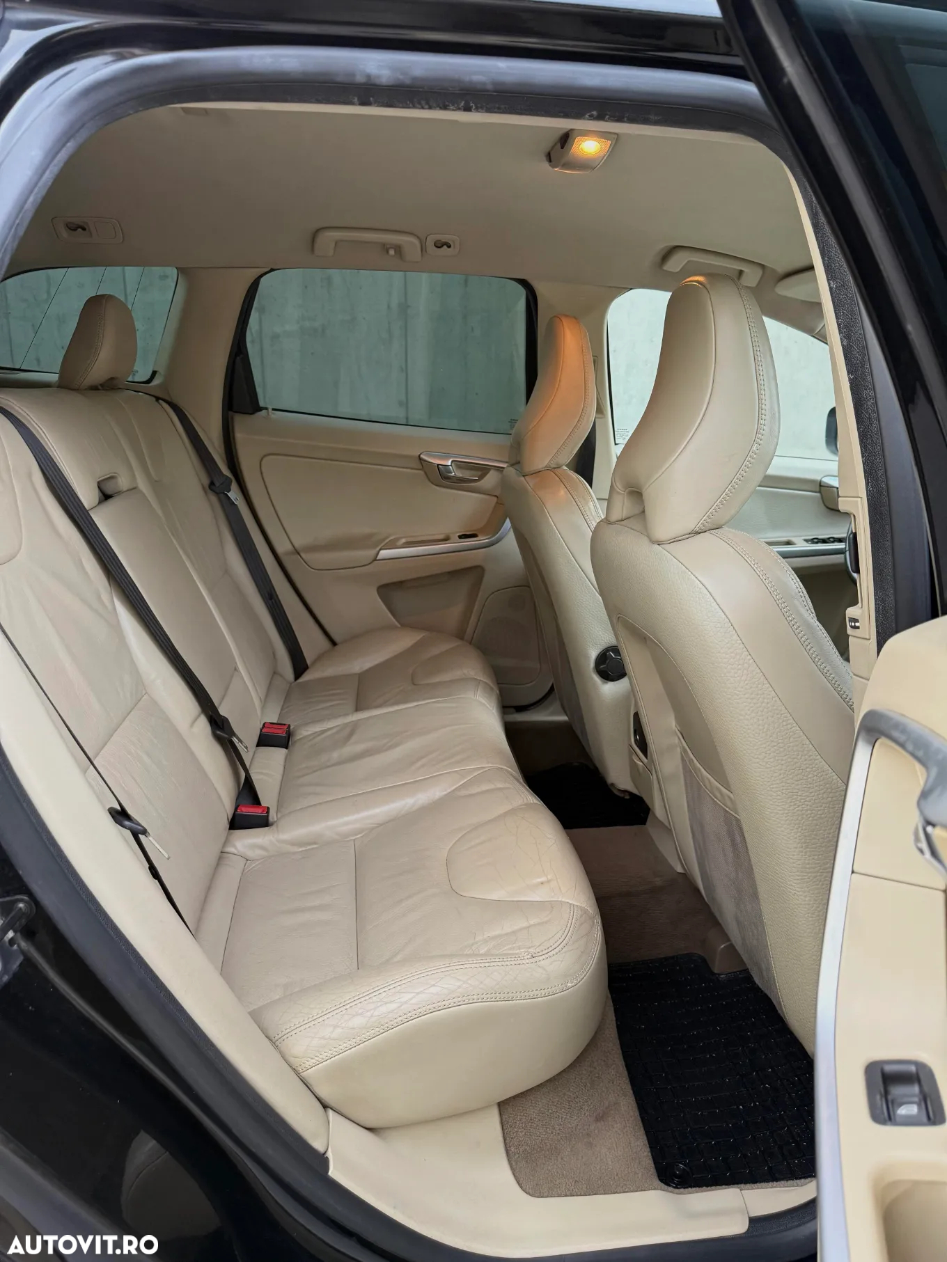 Volvo XC 60 2.4D AWD Kinetic - 14