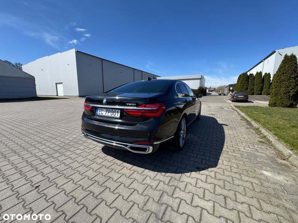 BMW Seria 7 750i xDrive - 6