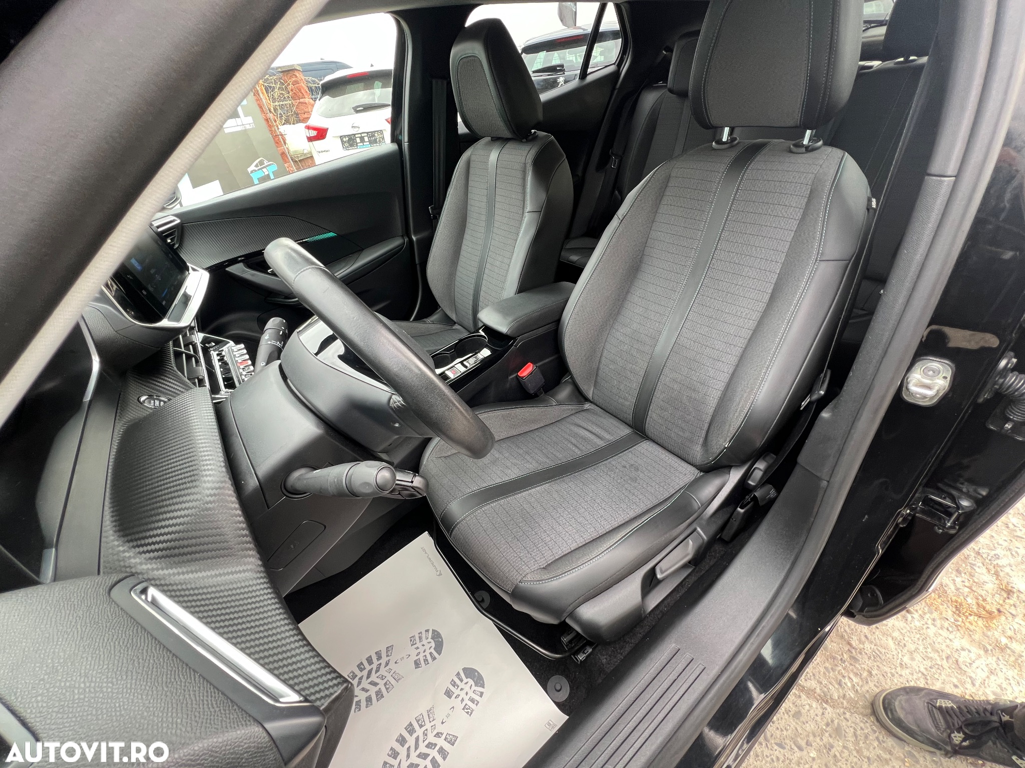 Peugeot 2008 1.5 BlueHDI BVM6 STT Allure - 8