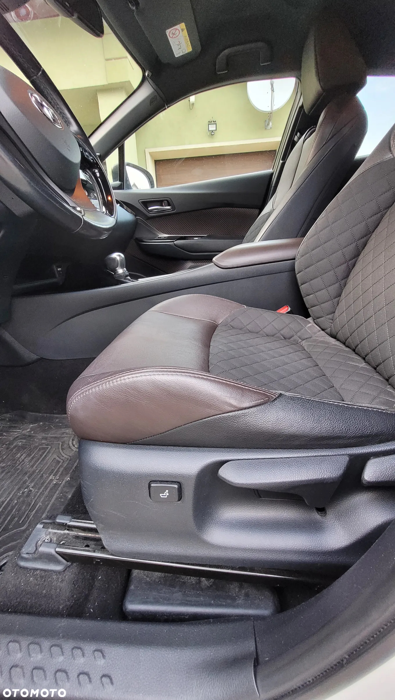 Toyota C-HR 1.8 Hybrid Prestige - 18