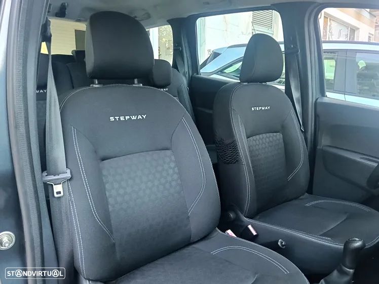 Dacia Lodgy TCe 115 Stepway - 47