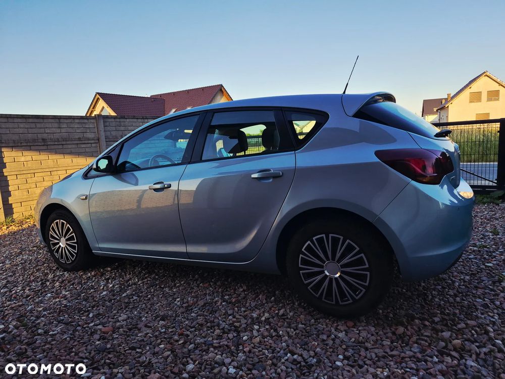 Opel Astra 1.6 Design Edition - 8