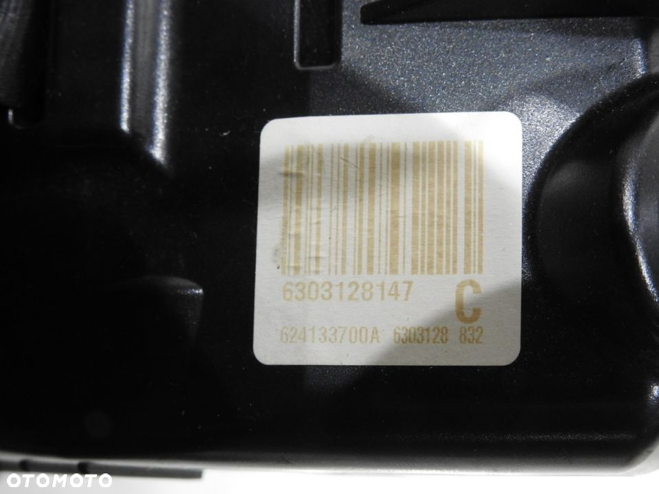 OPARCIE KANAPY PRAWY TYŁ VOLVO V70 III - 10