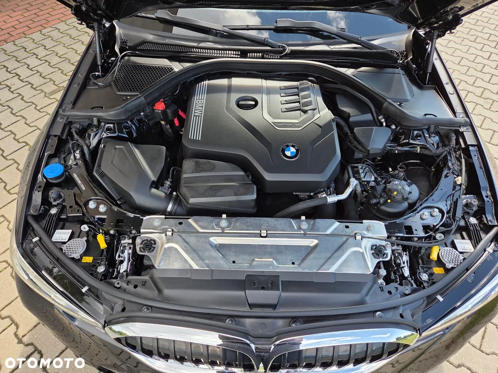 BMW Seria 3 320i Edition M Sport Shadow - 18