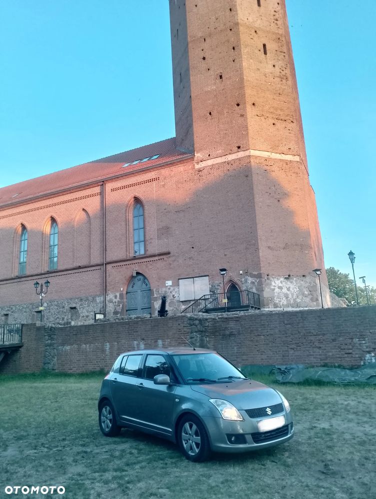 Suzuki Swift 1.3 Comfort dance - 1