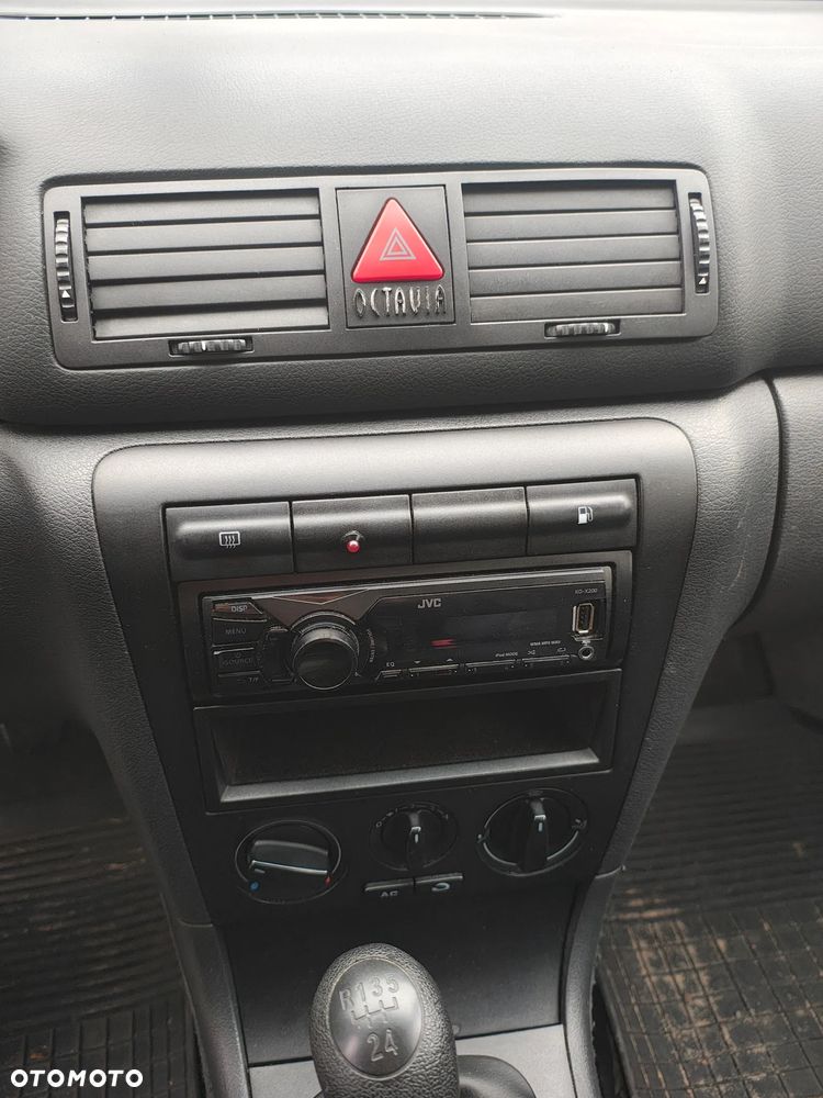 Skoda Octavia 1.6 Ice - 7