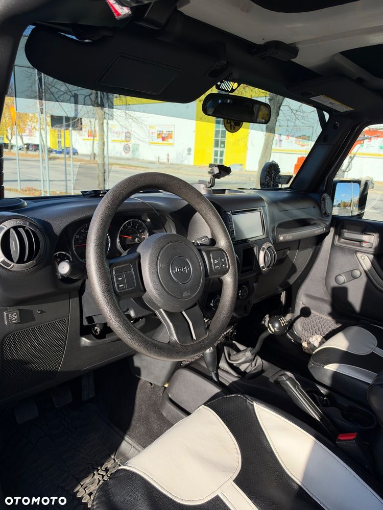 Jeep Wrangler - 26