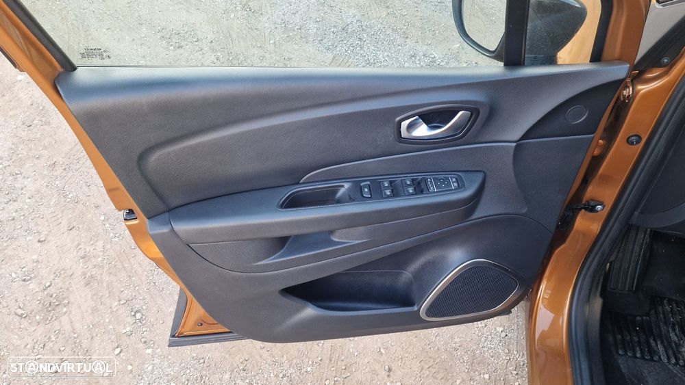 Renault Captur 1.5 dCi Exclusive EDC - 12