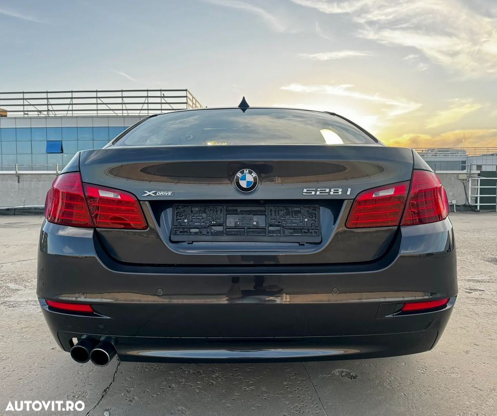 BMW Seria 5 528i xDrive AT - 6