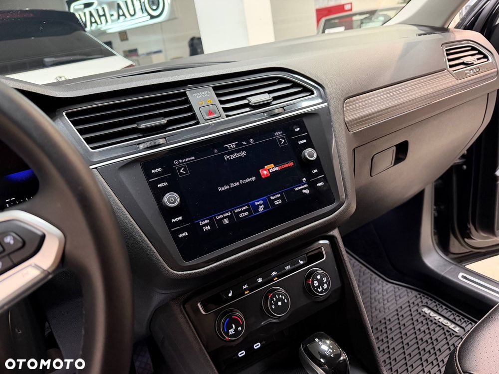 Volkswagen Tiguan - 30