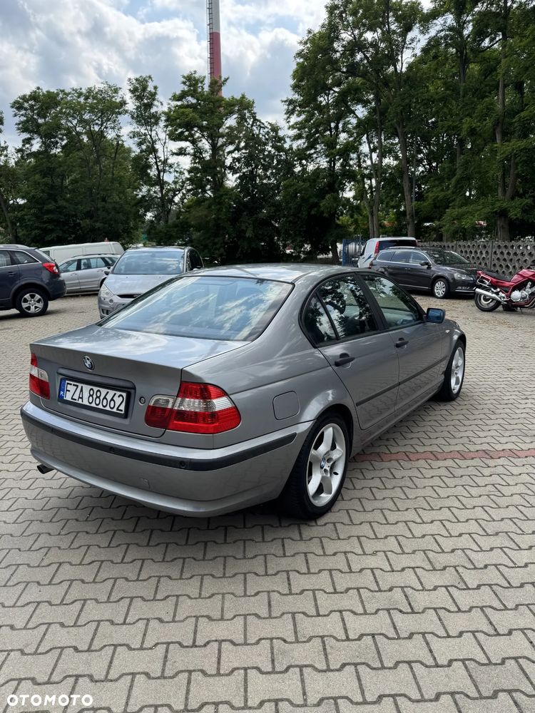 BMW Seria 3 316i - 4