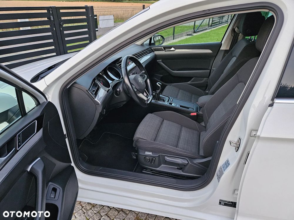 Volkswagen Passat 1.5 TSI EVO Business - 10