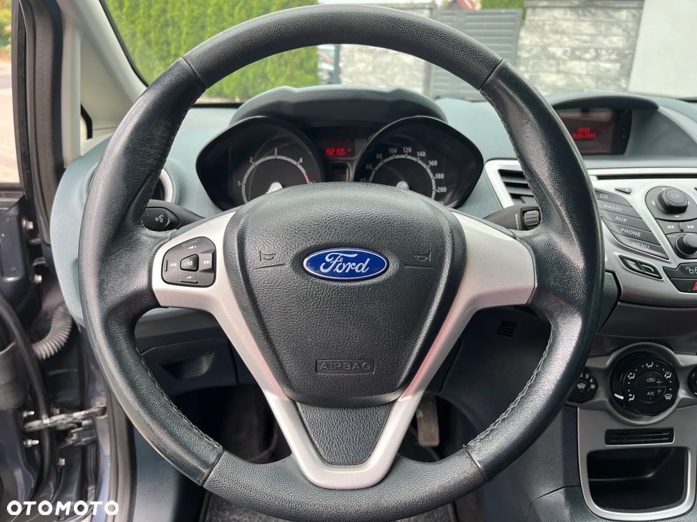 Ford Fiesta 1.6 TDCI SYNC Edition - 22