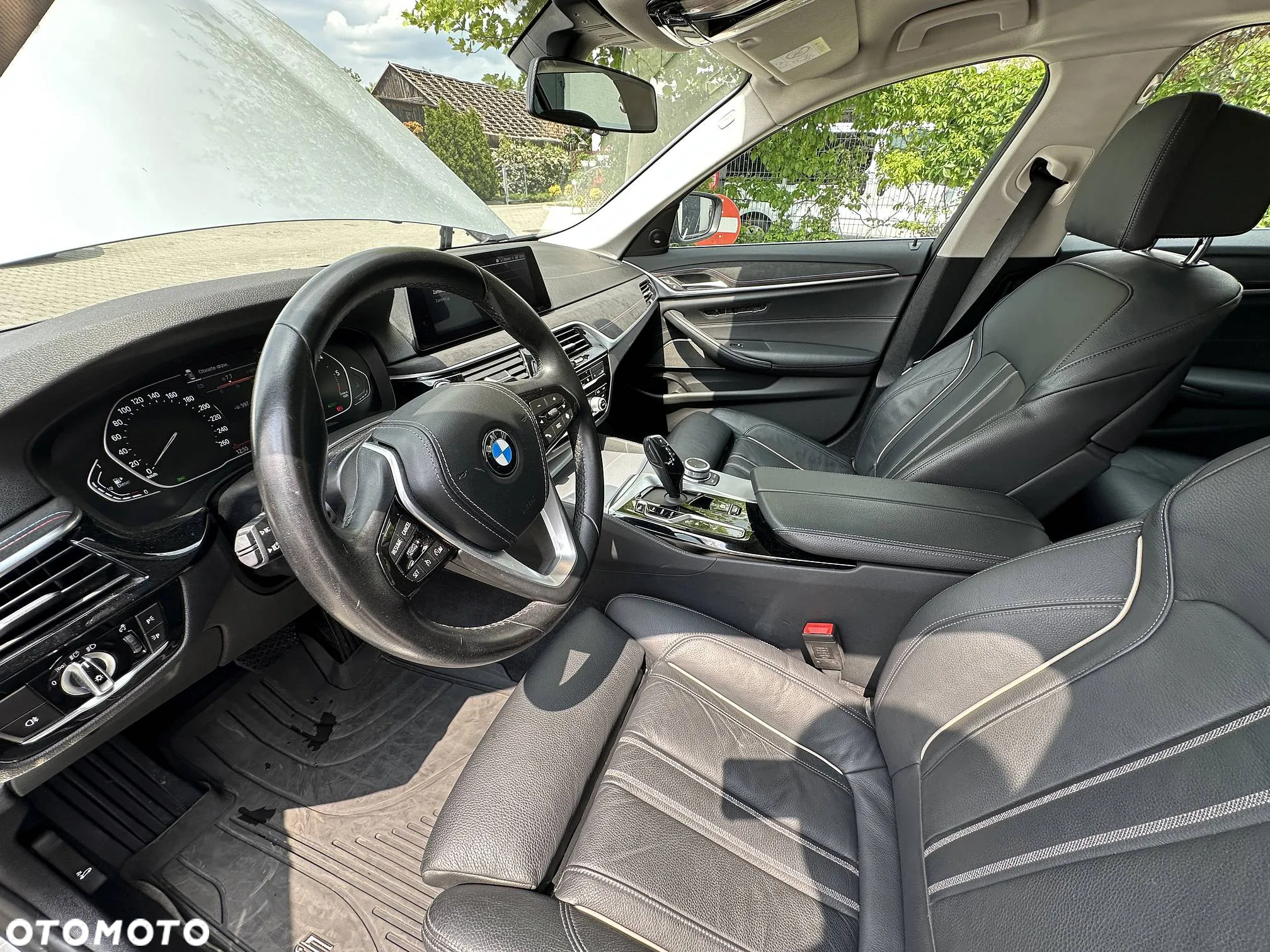 BMW Seria 5 530d xDrive Touring - 8