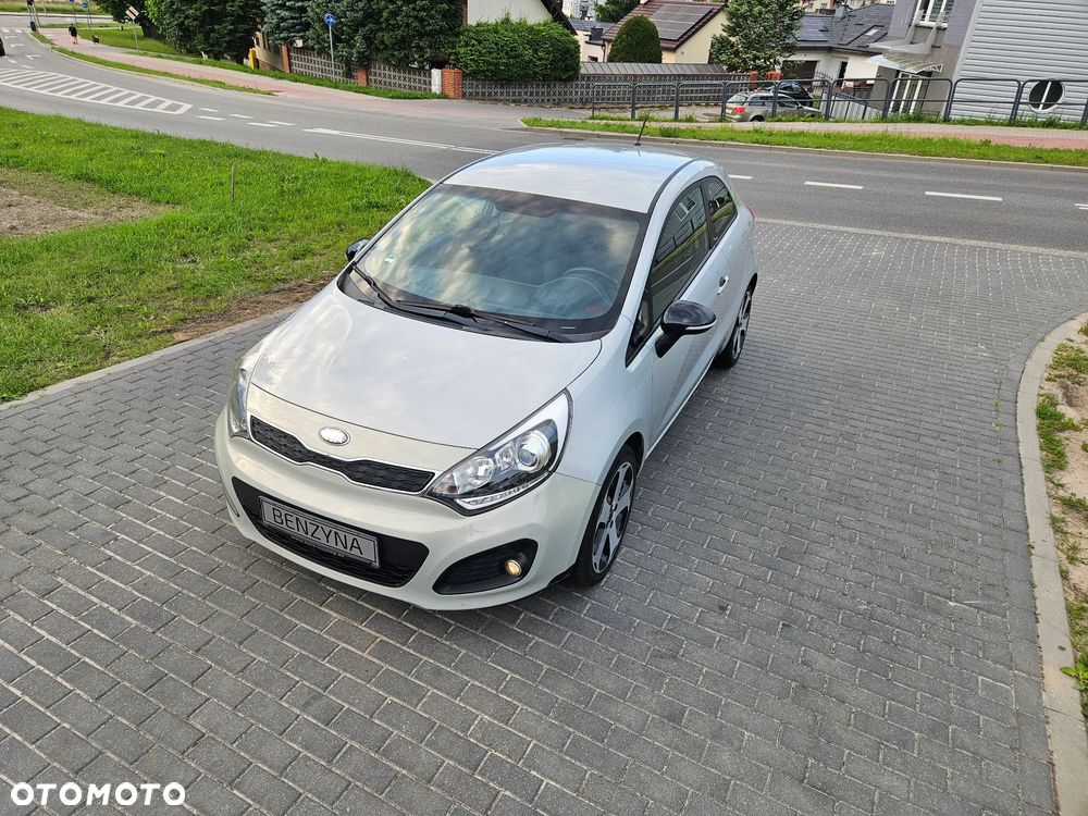 Kia Rio - 16