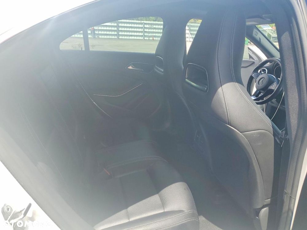 Mercedes-Benz CLA - 10