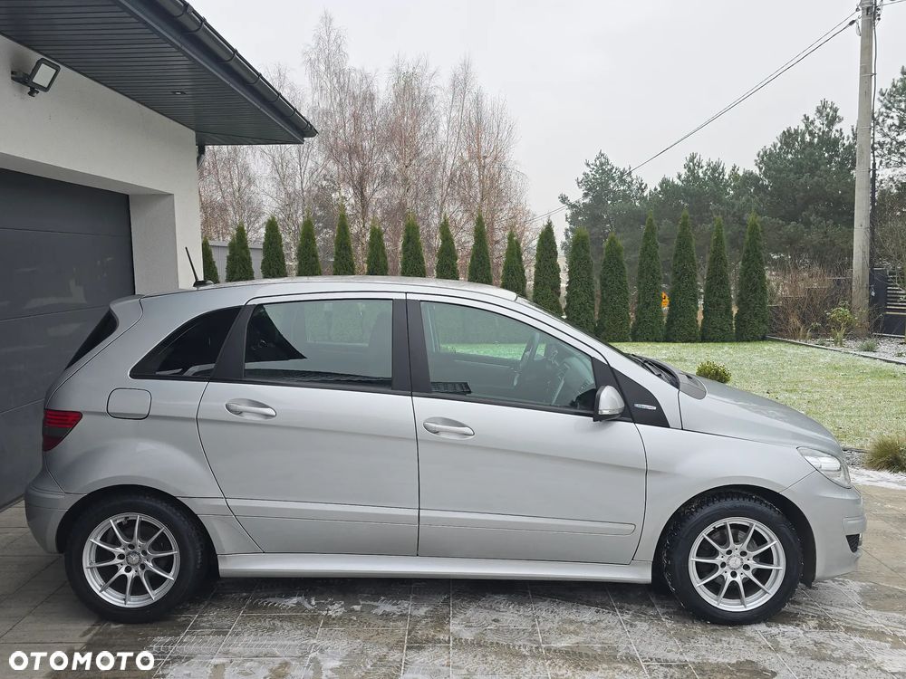 Mercedes-Benz Klasa B 180 BlueEFFICIENCY SPORT EDITION - 2