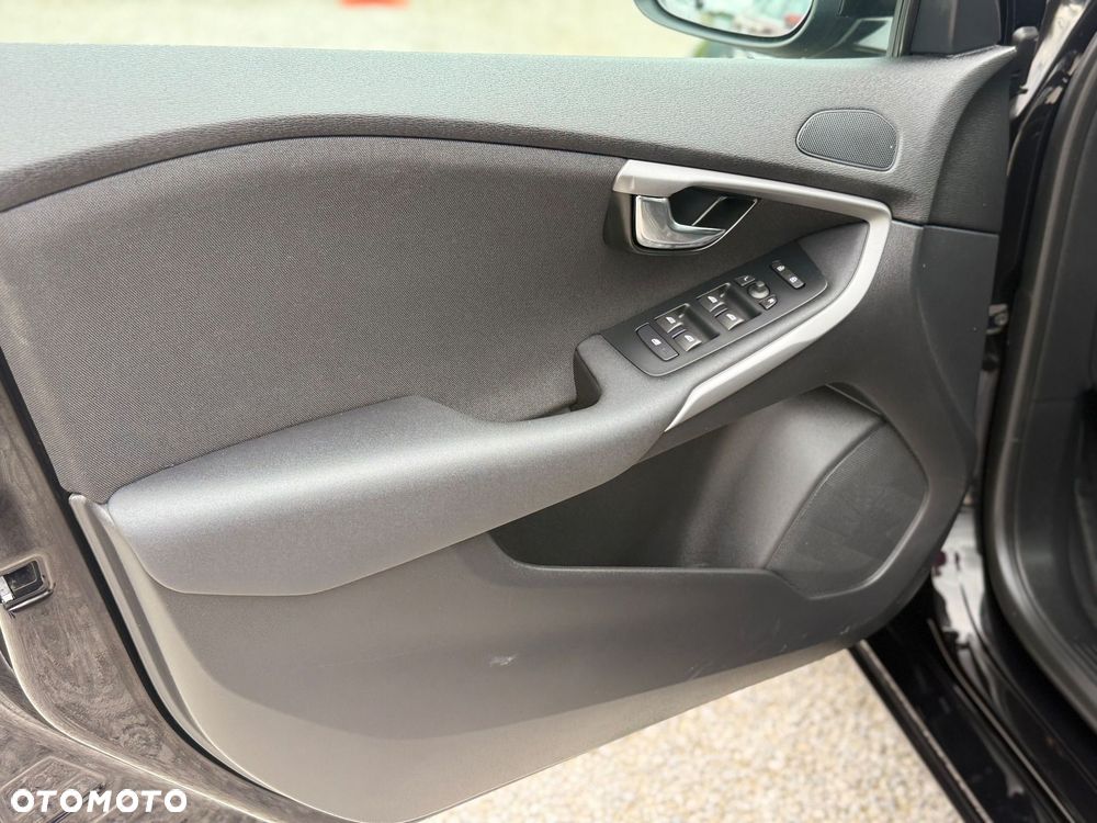 Volvo V40 - 22