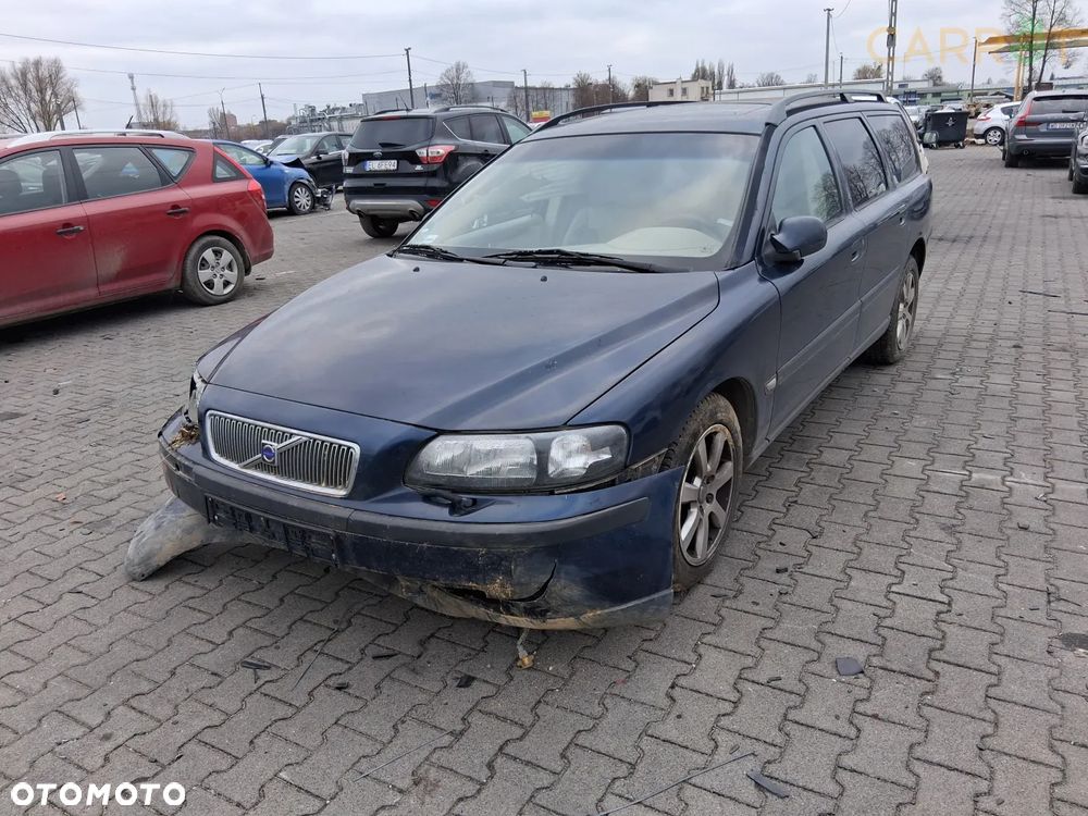 Auto na części - VOLVO V70  WSZYSTKIE CZĘŚCI  SILNIK SKRZYNIA Lakier 492 Silnik Skrzynia Drzwi Klapa Zderzak Lampa Lusterko Szyba Szyberdach Panorama Deska Kokpit Sterownik Moduł Czujnik Licznik Wyświetlacz Kierownica - 13