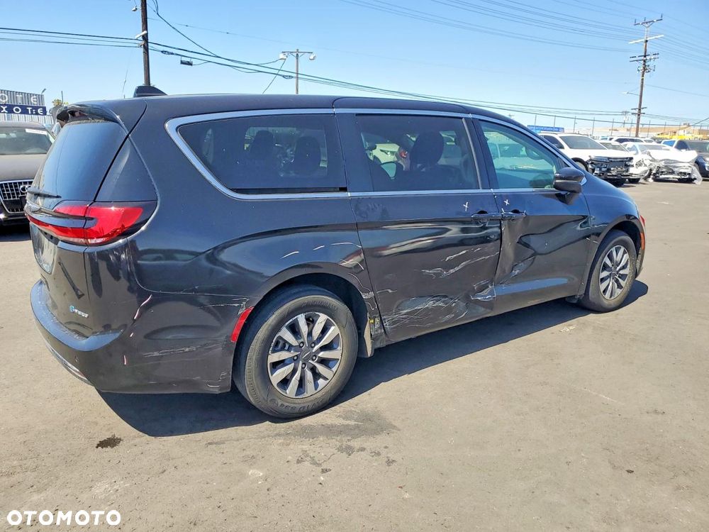 Chrysler Pacifica - 3