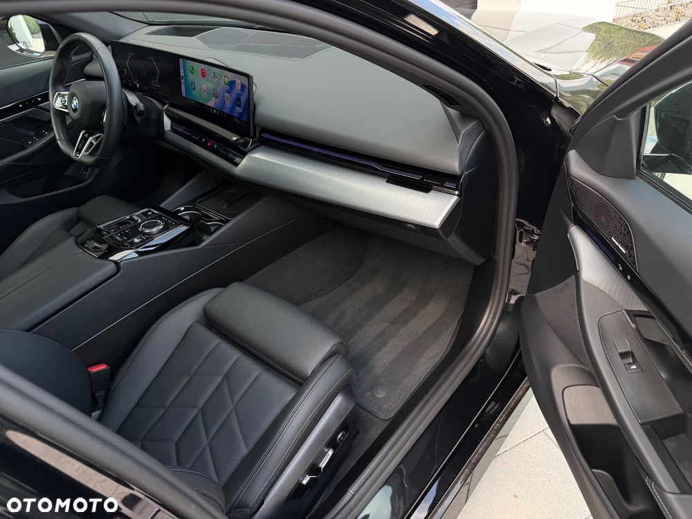 BMW Seria 5 520d xDrive - 22