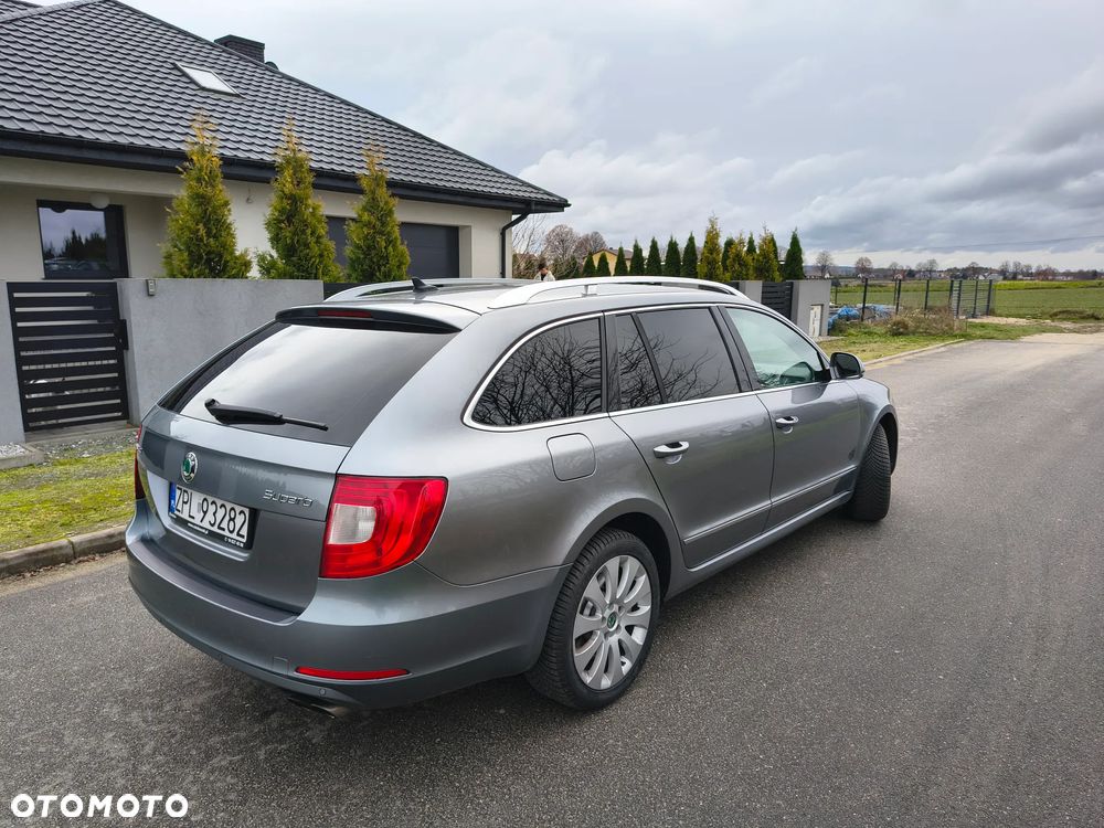 Skoda Superb 3.6 V6 4x4 DSG Ambition - 4