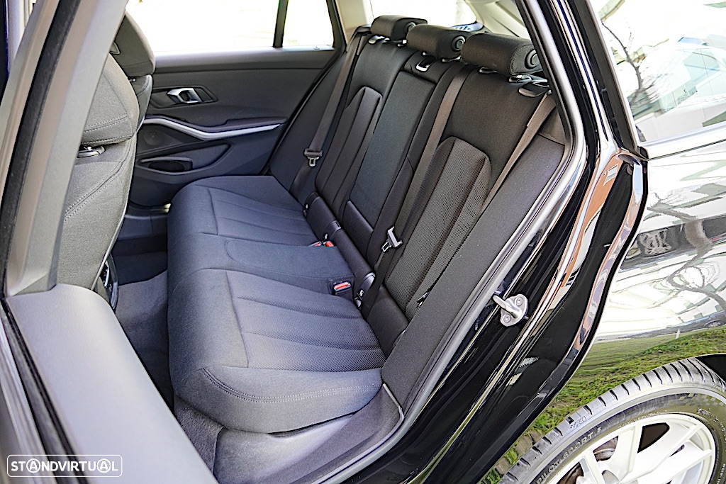 BMW 318 d Touring Auto - 22