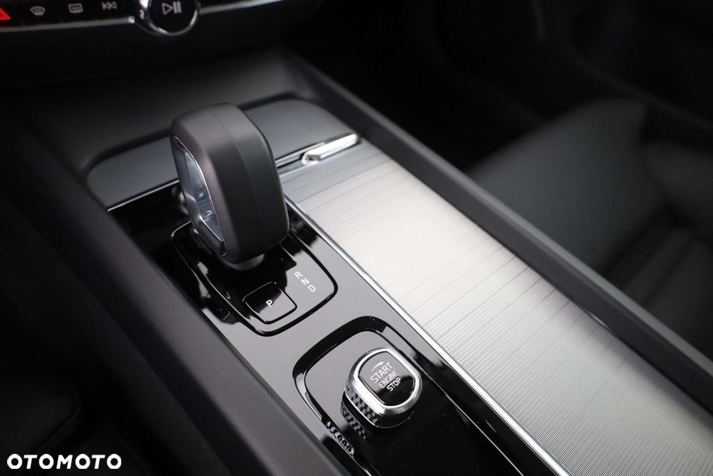 Volvo V60 B4 B Plus Dark - 19