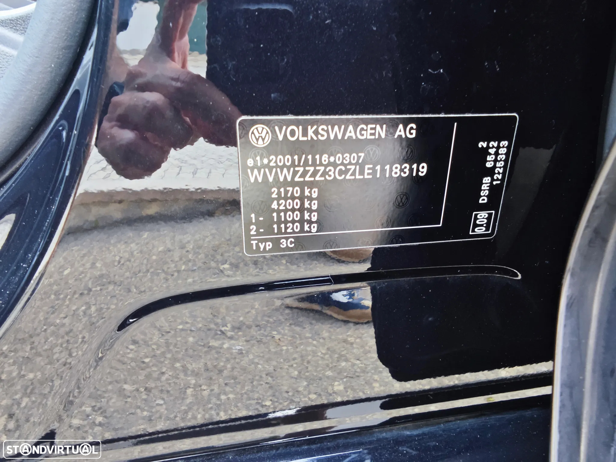 VW Passat Variant 2.0 TDi Business DSG - 33