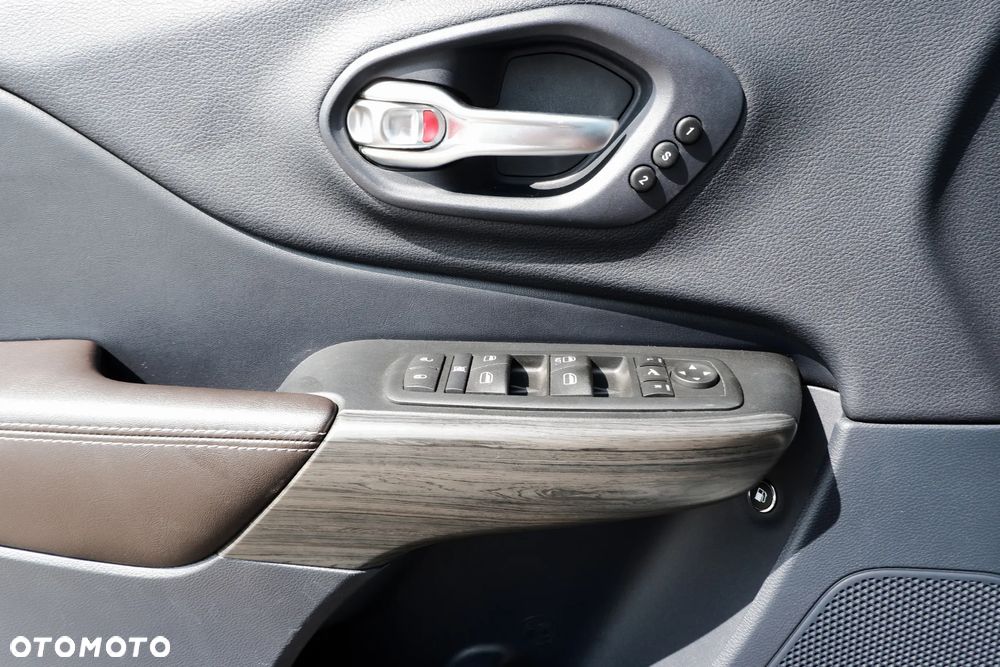 Jeep Cherokee 2.2 MJD Active Drive I Limited - 24