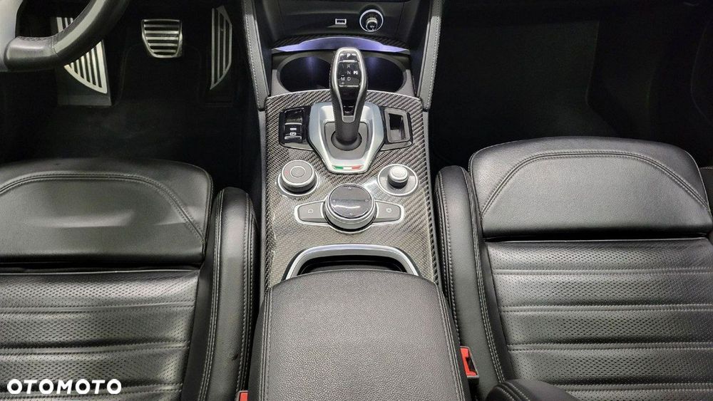 Alfa Romeo Stelvio 2.9 V6 Bi-Turbo Quadrifoglio Q4 - 17