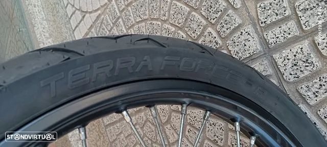 Royal Enfield Himalayan 411 - 12