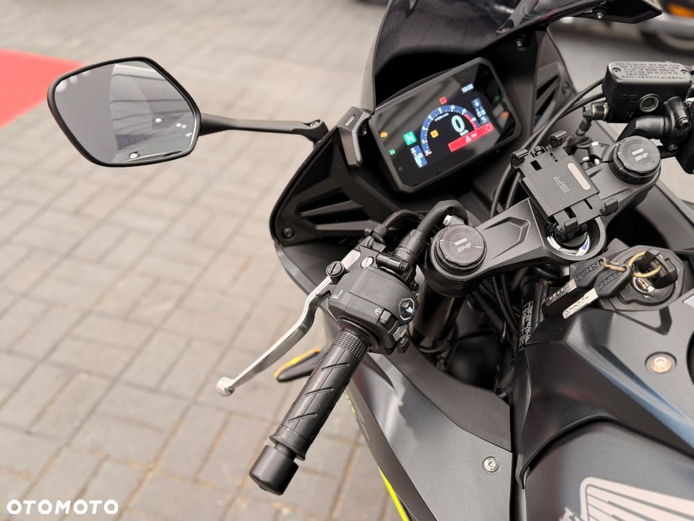 Honda CBR - 7