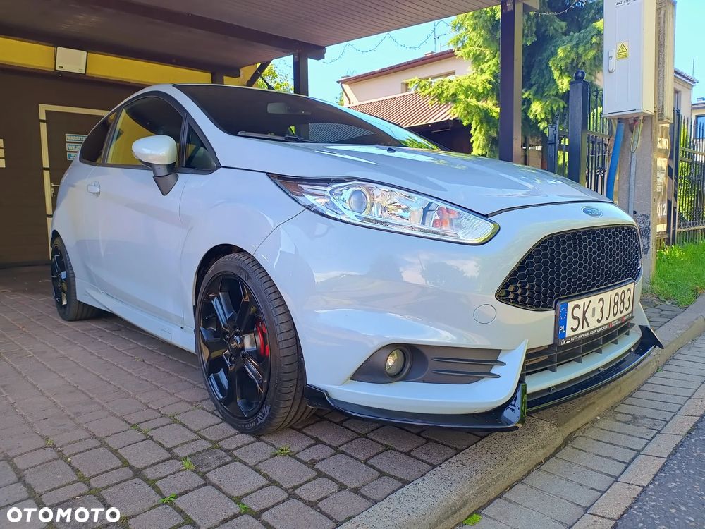 Ford Fiesta - 23
