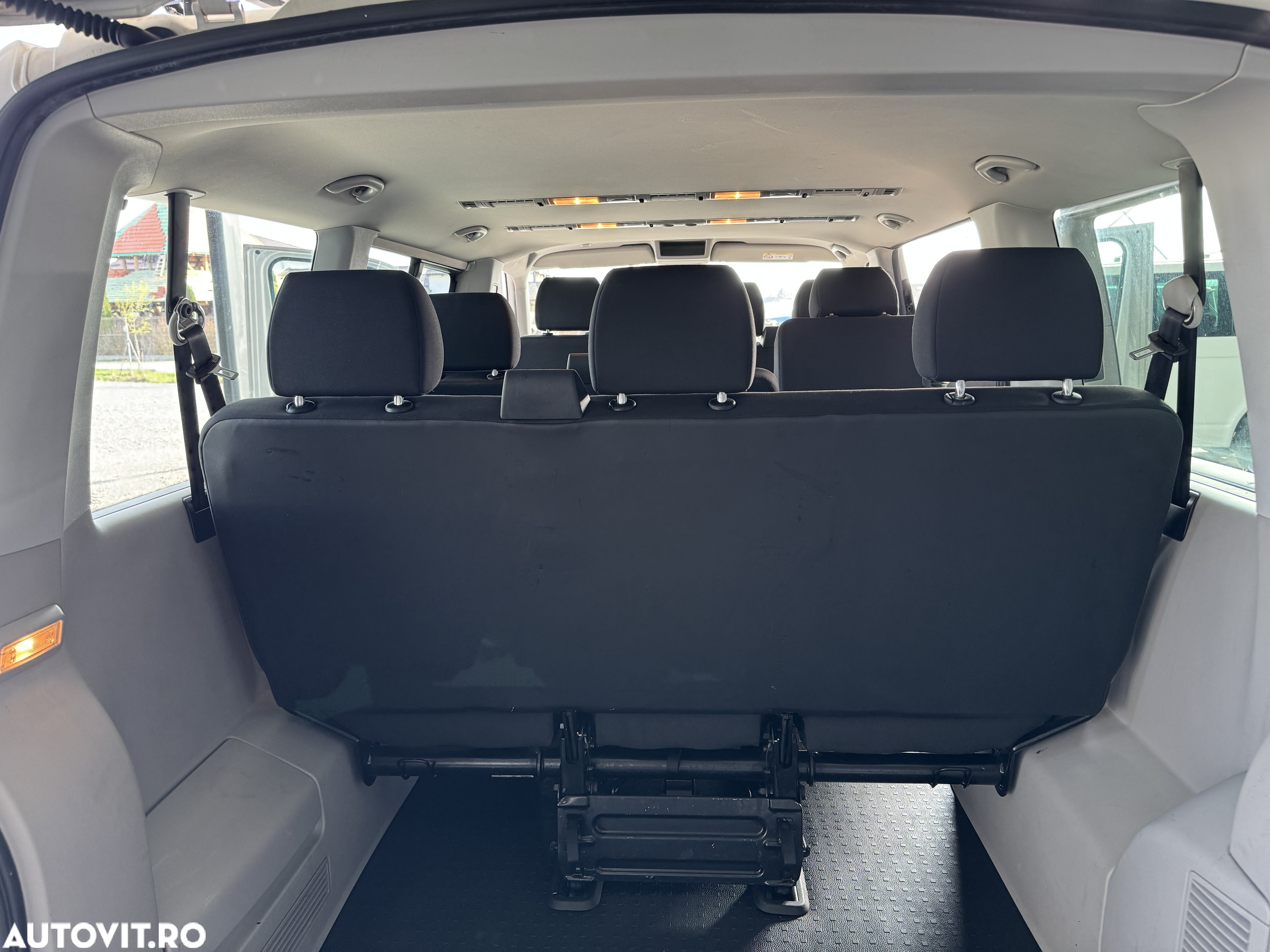 Volkswagen Caravelle T6 2.0 TDI KR Comfortline - 16