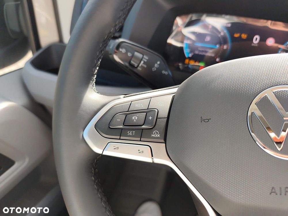 Volkswagen Crafter 35 Furgon z wysokim dachem silnik: 2,0 l EU6 SCR 177 KM, przedni 8-bieg.automatyczna, r.o : 4490 mm - 16