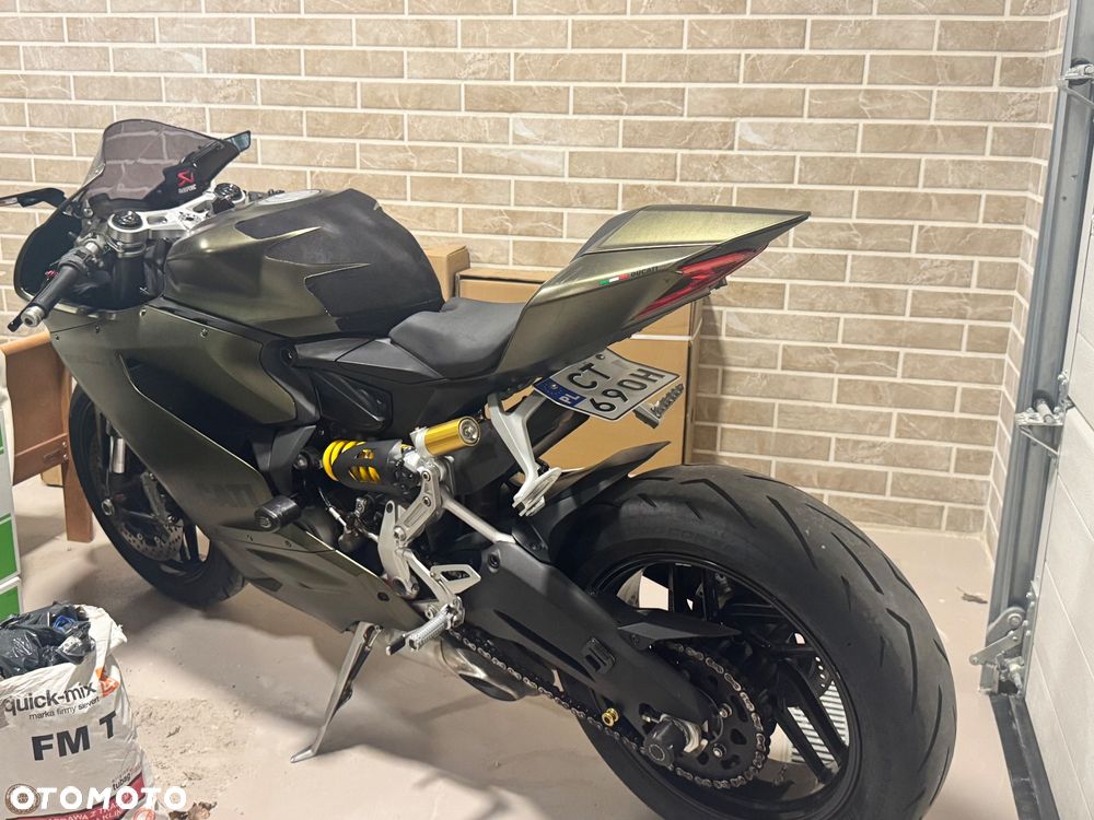 Ducati Panigale 899 - 1