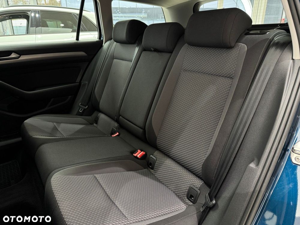 Volkswagen Passat - 13