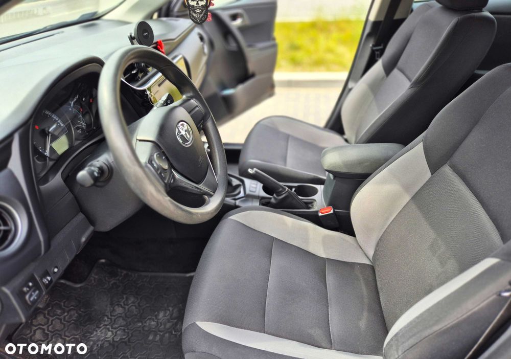 Toyota Auris - 5