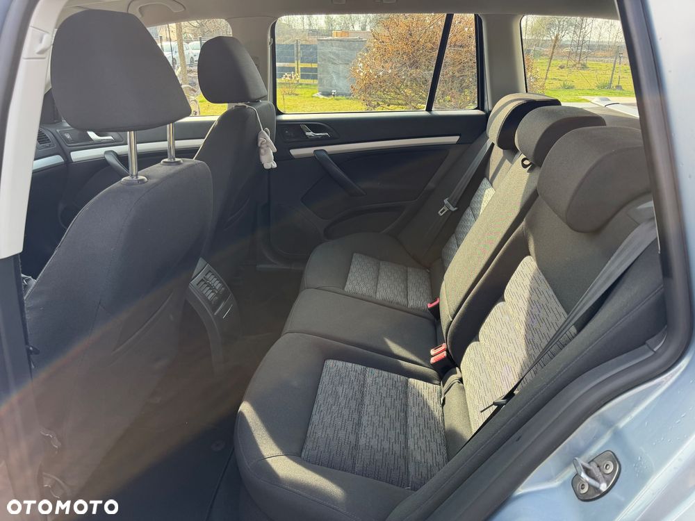 Skoda Octavia 1.6 Combi Style - 11