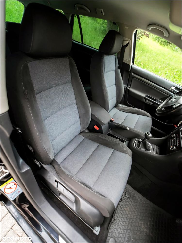 Volkswagen Golf - 36