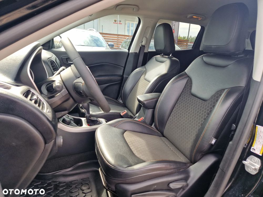 Jeep Compass - 15
