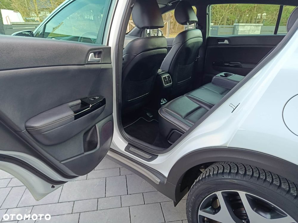 Kia Sportage 2,0 CRDI AWD GT Line - 25