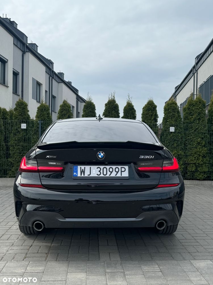 BMW Seria 3 330i xDrive Sport - 13